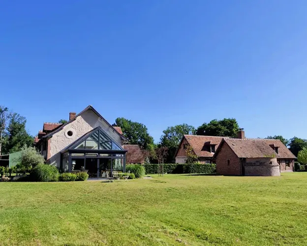 Un domaine de chasse réhabilité en chambres d'hôtes et lieu événementiel à Pierrefite sur Sauldre proche de Salbris (41)