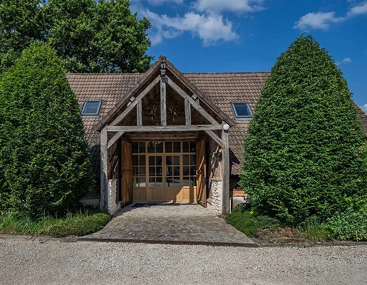 La Grange, avec plafond cathédrale, adaptable pour tout événement à Pierrefite sur Sauldre (41)